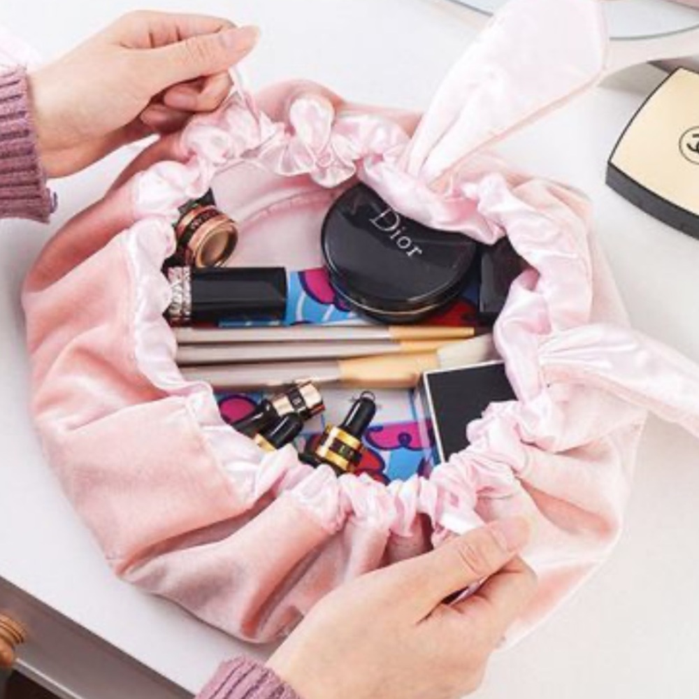 Trends of the Galaxy pink makeup bag